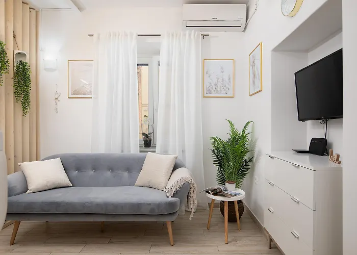 Апартаменти Elegant Next To Arena Пула