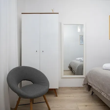 Elegant Next To Arena Apartment