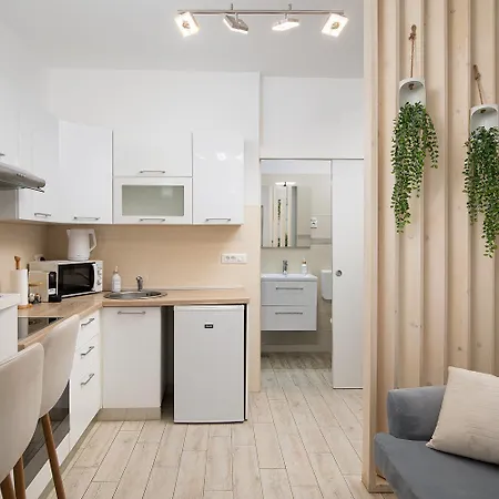 Elegant Next To Arena Apartment *