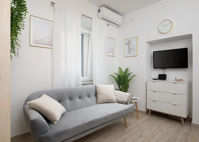 Elegant Next To Arena 아파트 *