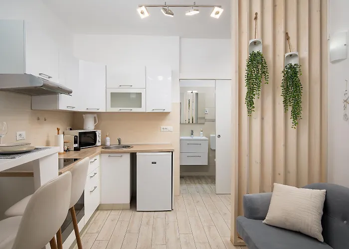 Elegant Next To Arena 아파트 *